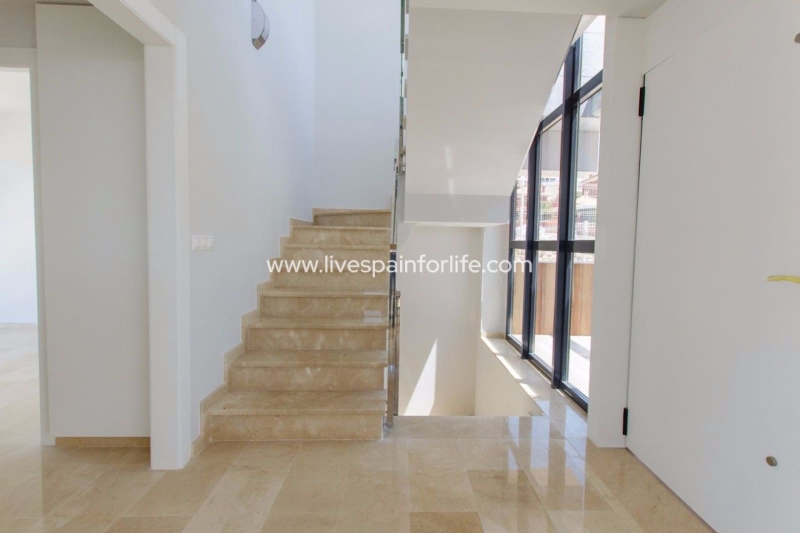 4 slaapkamer Villa te koop in Finestrat met zwembad garage - € 760.000 (Ref: 9811174)