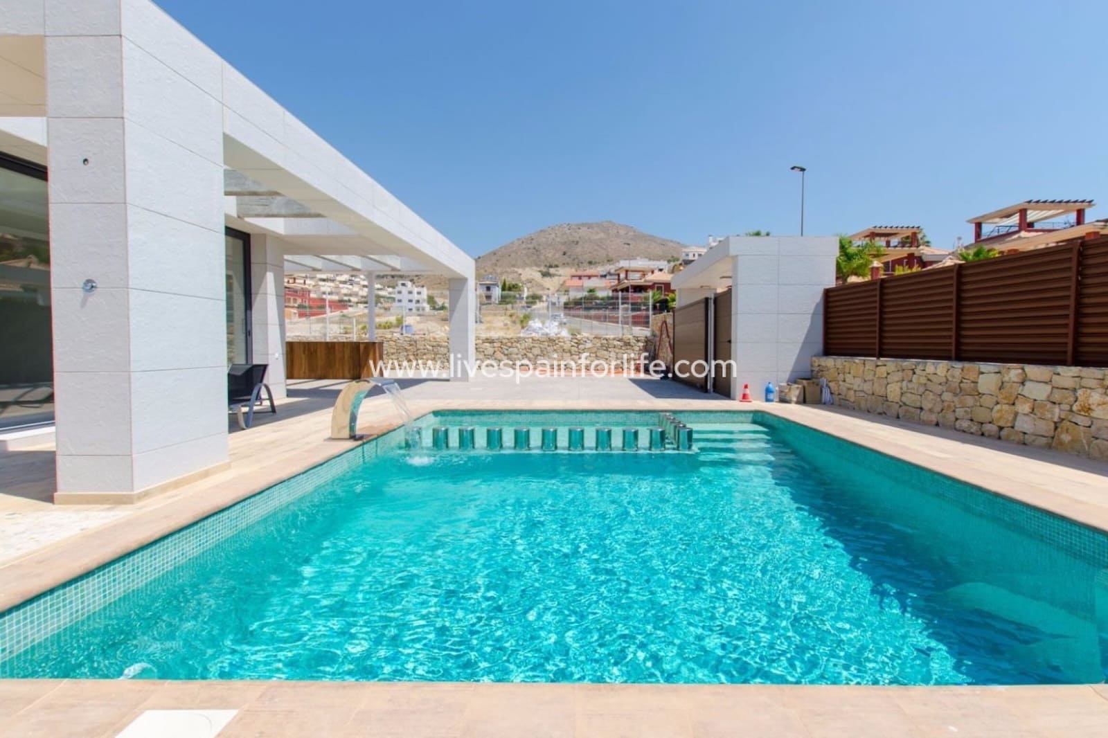 4 slaapkamer Villa te koop in Finestrat met zwembad garage - € 760.000 (Ref: 9811174)