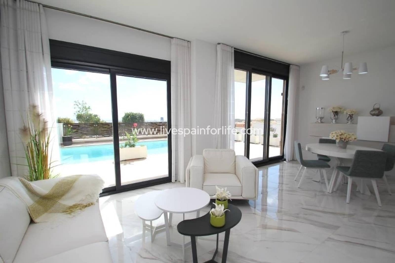3 soverom Villa til salgs i San Miguel de Salinas med svømmebasseng garasje - € 630 000 (Ref: 9811178)