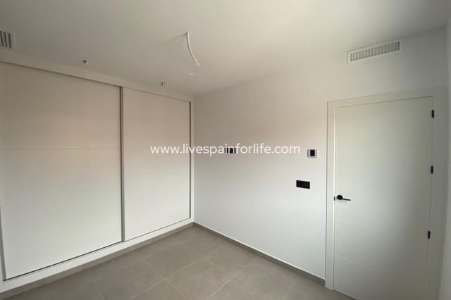 Chalet de 3 habitaciones en Las Lomas de Rame - Bahía Bella, Los Alcázares en venta con piscina garaje - 419.900 € (Ref: 9811179)