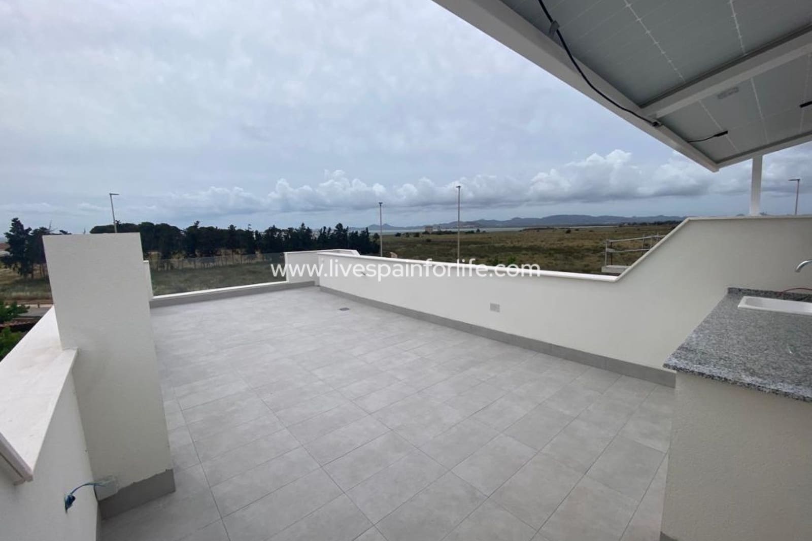 Chalet de 3 habitaciones en Los Alcázares en venta con piscina garaje - 419.900 € (Ref: 9811179)