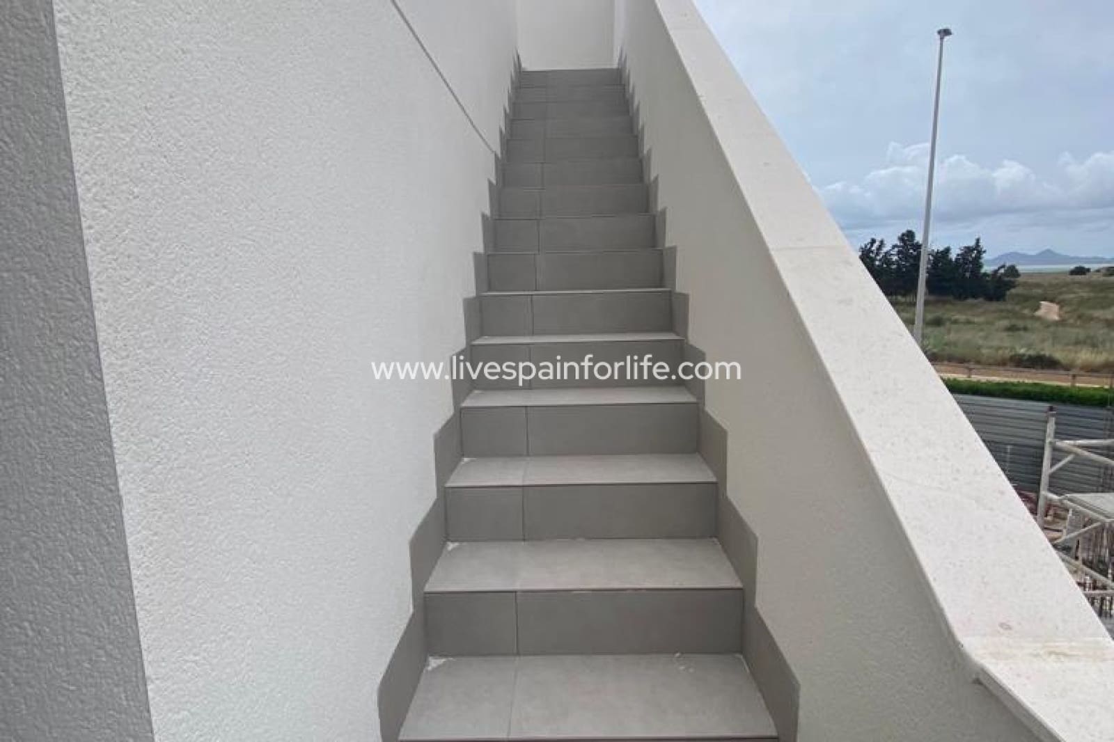 Chalet de 3 habitaciones en Los Alcázares en venta con piscina garaje - 419.900 € (Ref: 9811179)