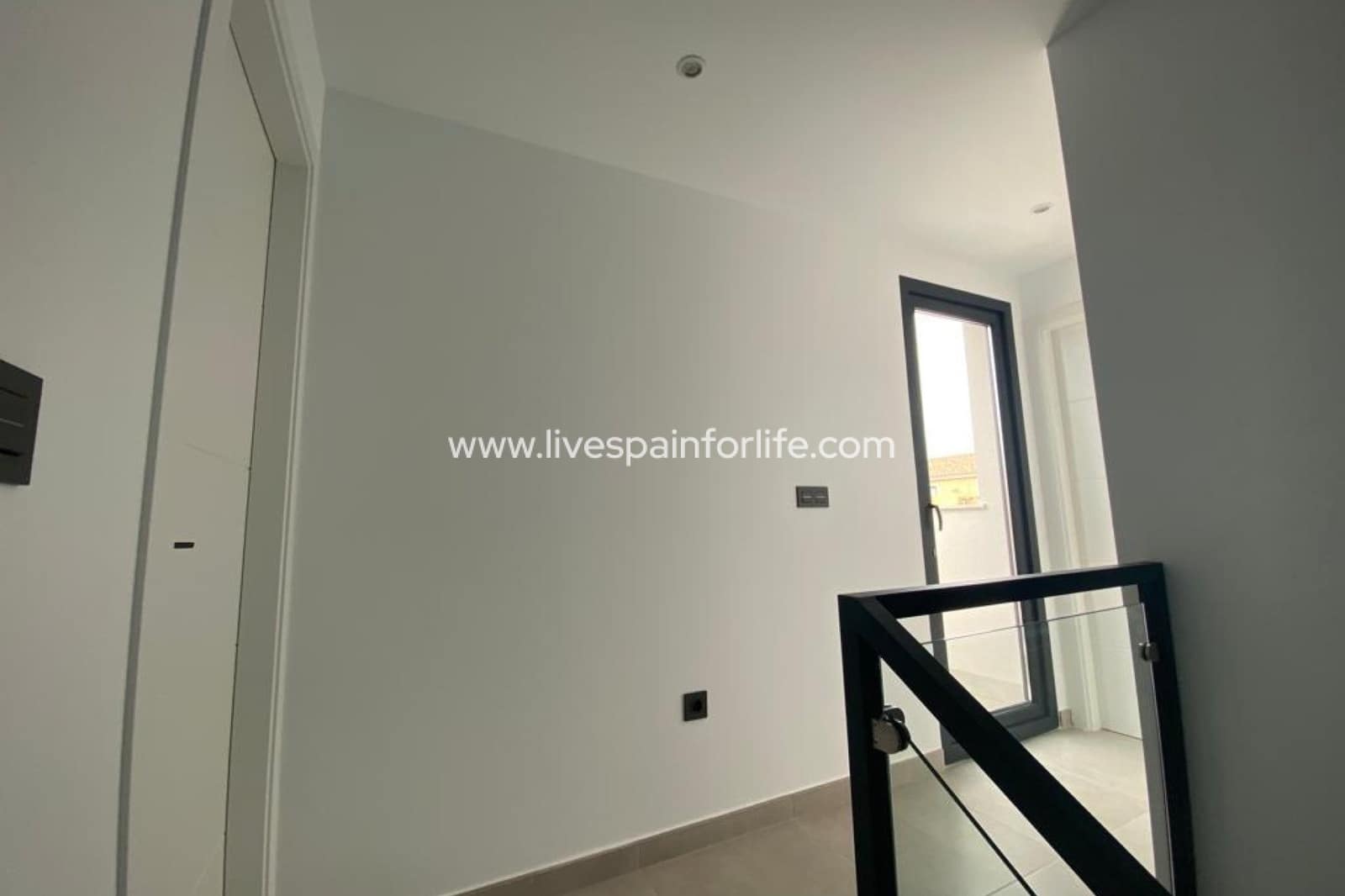 Chalet de 3 habitaciones en Los Alcázares en venta con piscina garaje - 419.900 € (Ref: 9811179)