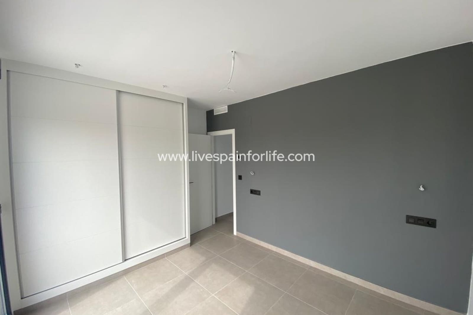 Chalet de 3 habitaciones en Los Alcázares en venta con piscina garaje - 419.900 € (Ref: 9811179)