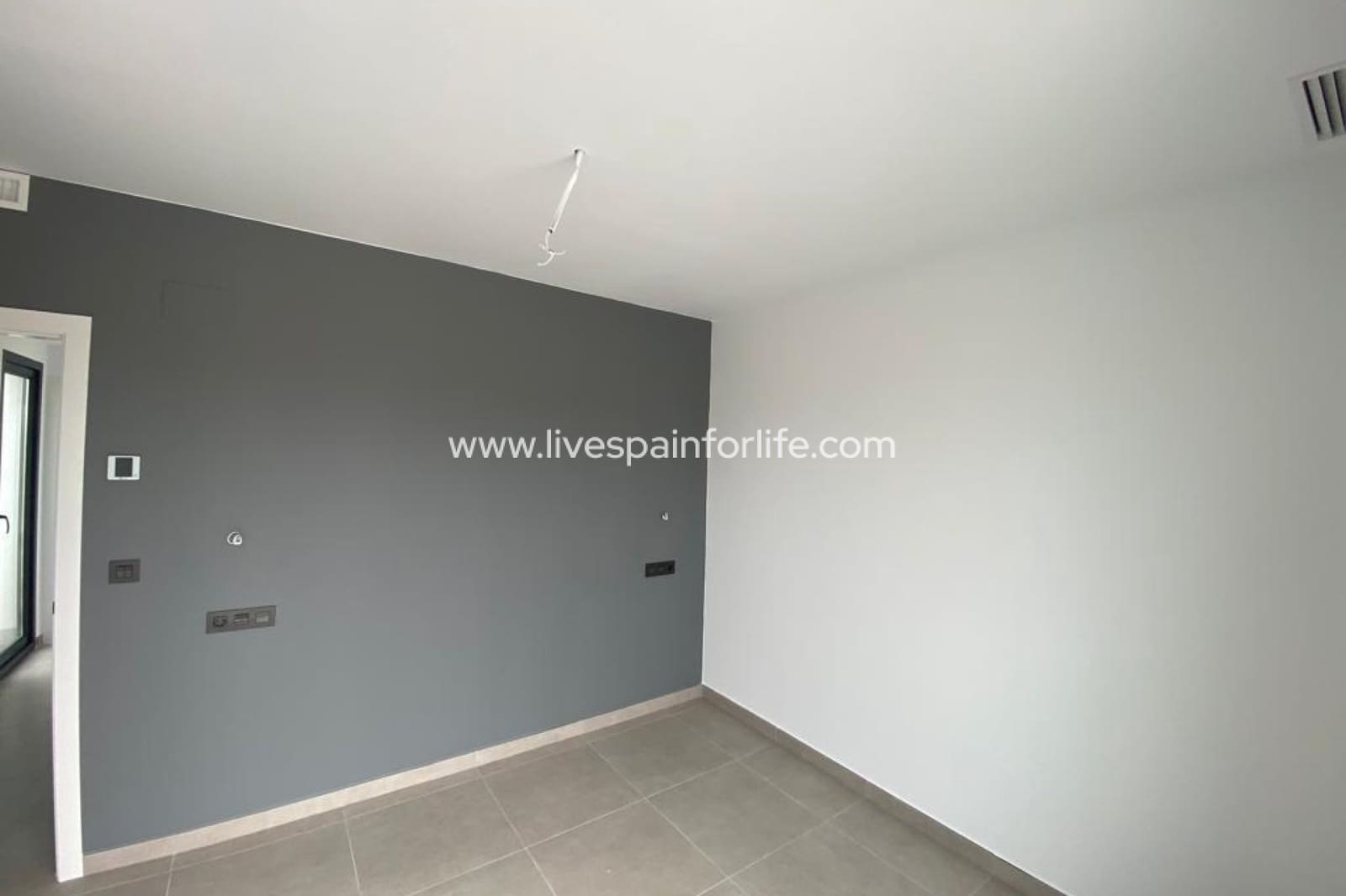 Chalet de 3 habitaciones en Los Alcázares en venta con piscina garaje - 419.900 € (Ref: 9811179)