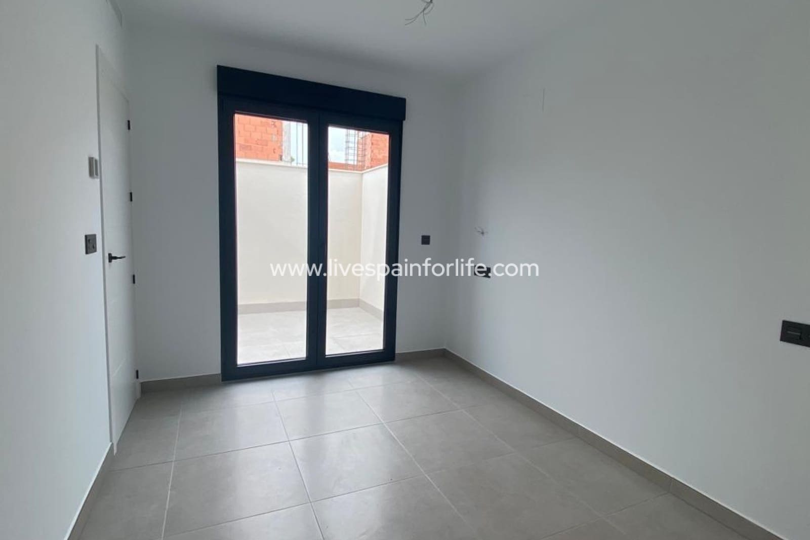 Chalet de 3 habitaciones en Los Alcázares en venta con piscina garaje - 419.900 € (Ref: 9811179)