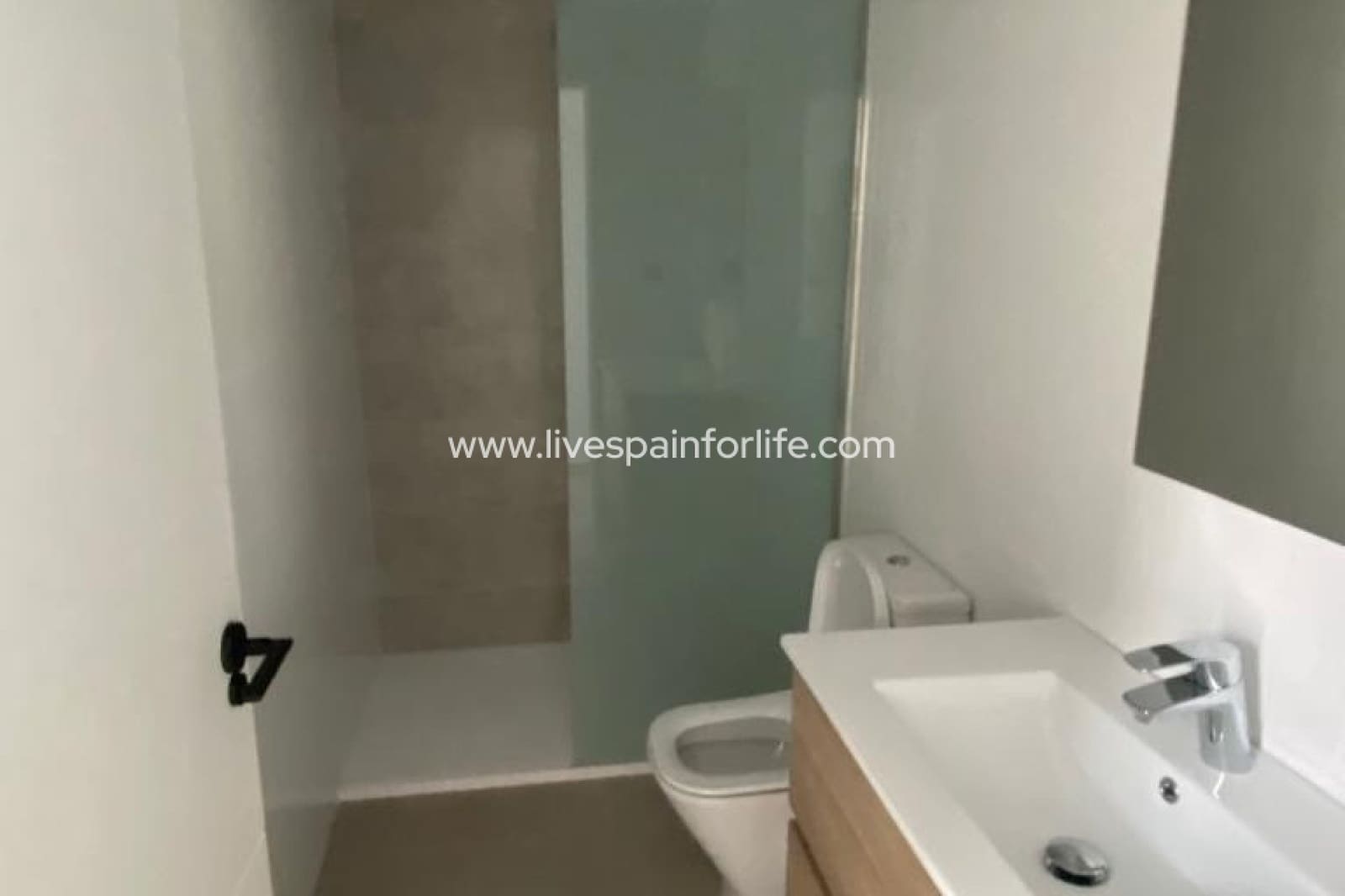 Chalet de 3 habitaciones en Los Alcázares en venta con piscina garaje - 419.900 € (Ref: 9811179)