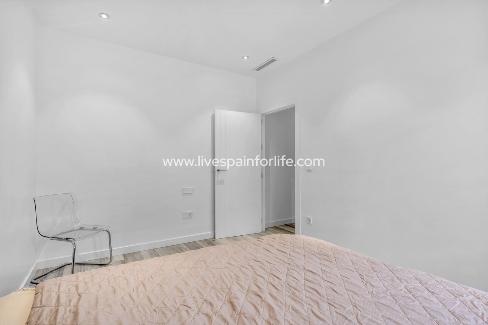 4 Zimmer Villa zu verkaufen in Algorfa mit Pool Garage - 899.000 € (Ref: 9812953)