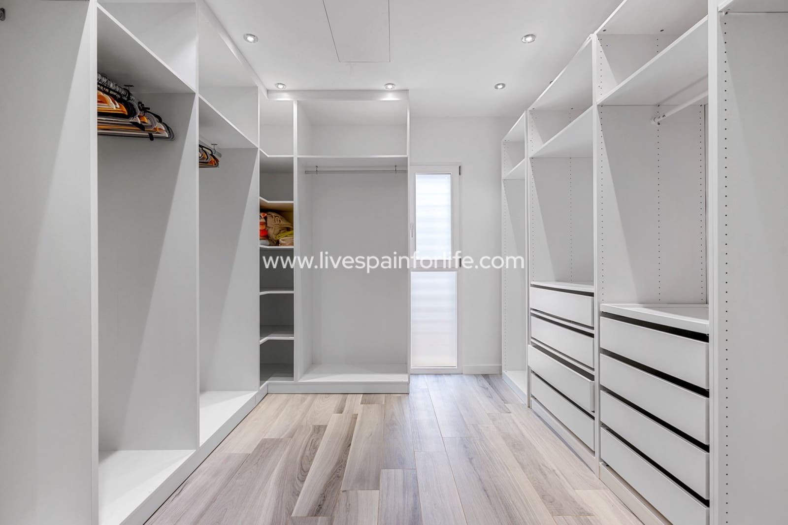 4 Zimmer Villa zu verkaufen in Algorfa mit Pool Garage - 899.000 € (Ref: 9812953)