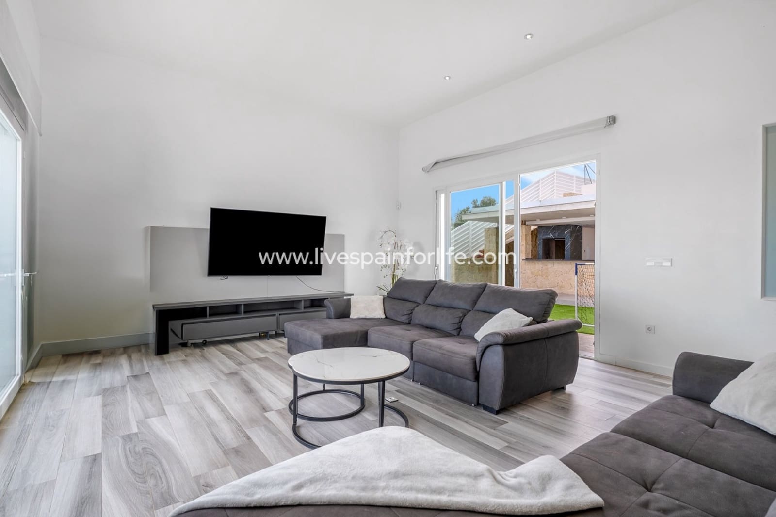 4 Zimmer Villa zu verkaufen in Algorfa mit Pool Garage - 899.000 € (Ref: 9812953)