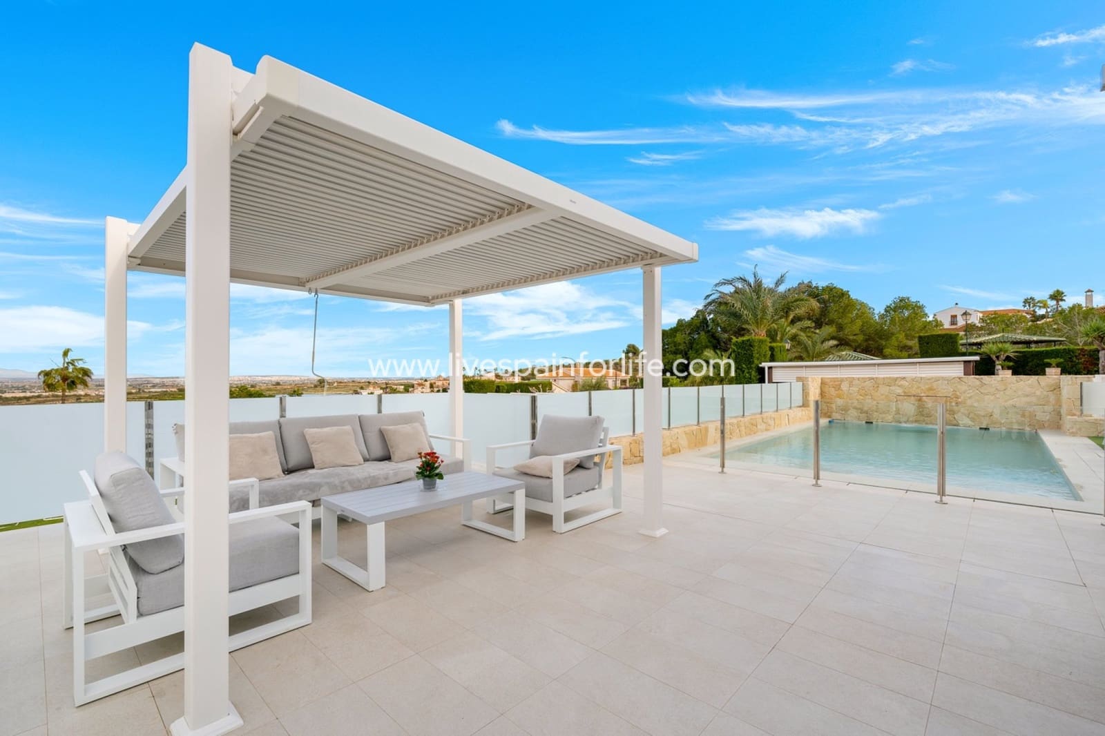 4 Zimmer Villa zu verkaufen in Algorfa mit Pool Garage - 899.000 € (Ref: 9812953)