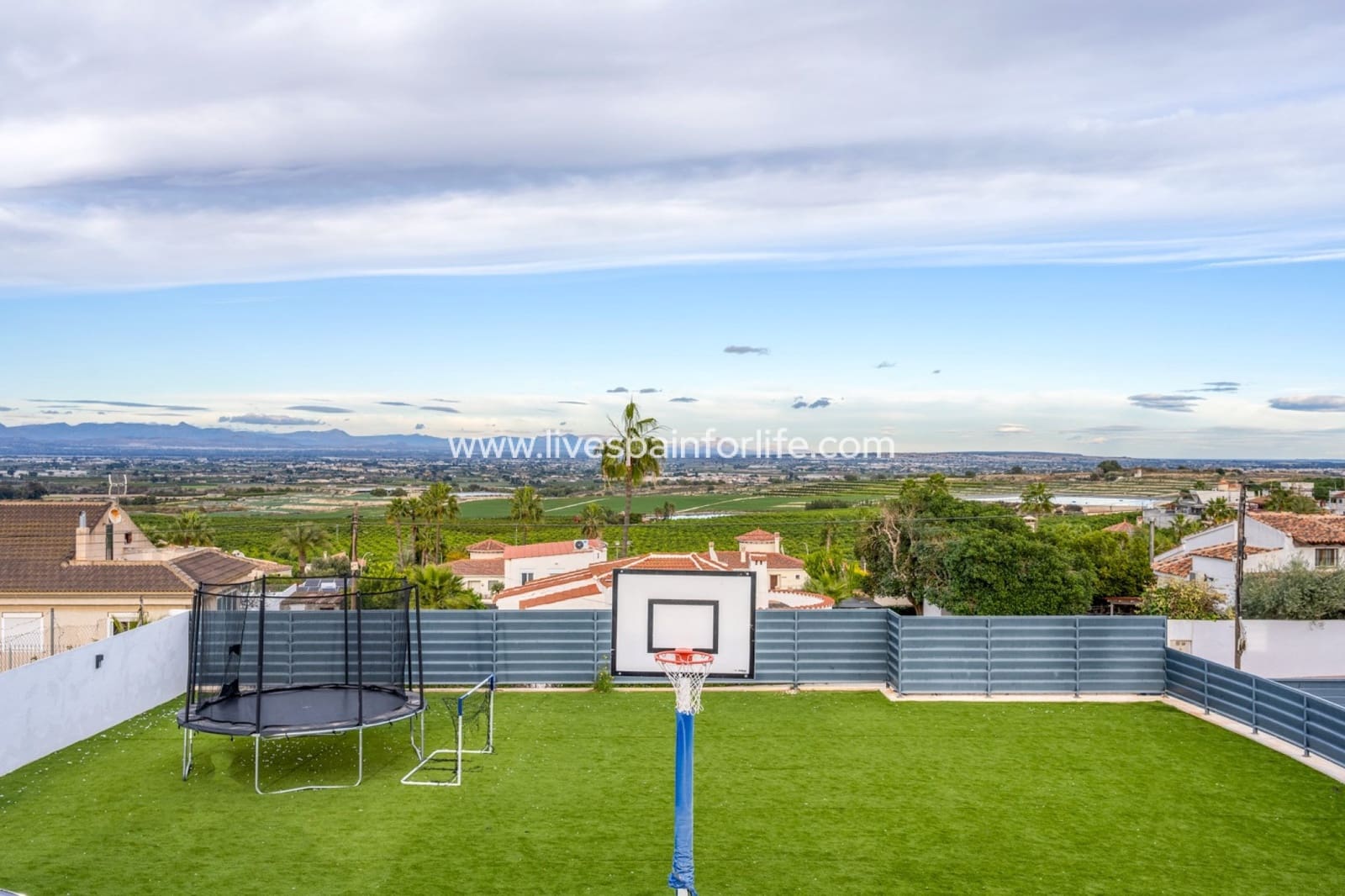 4 Zimmer Villa zu verkaufen in Algorfa mit Pool Garage - 899.000 € (Ref: 9812953)