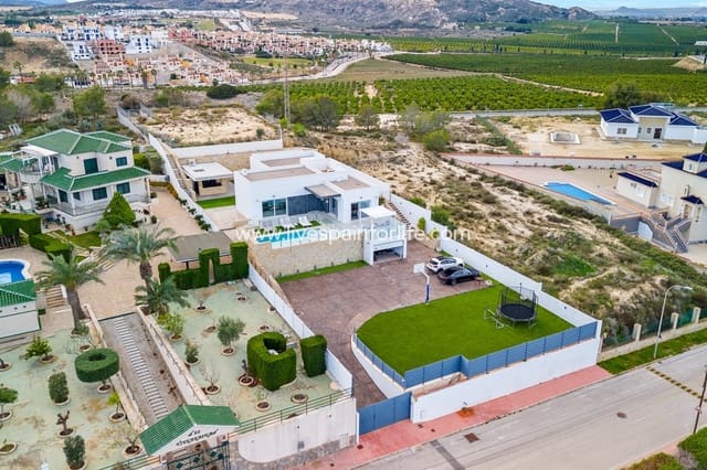 4 Zimmer Villa zu verkaufen in Algorfa mit Pool Garage - 899.000 € (Ref: 9812953)