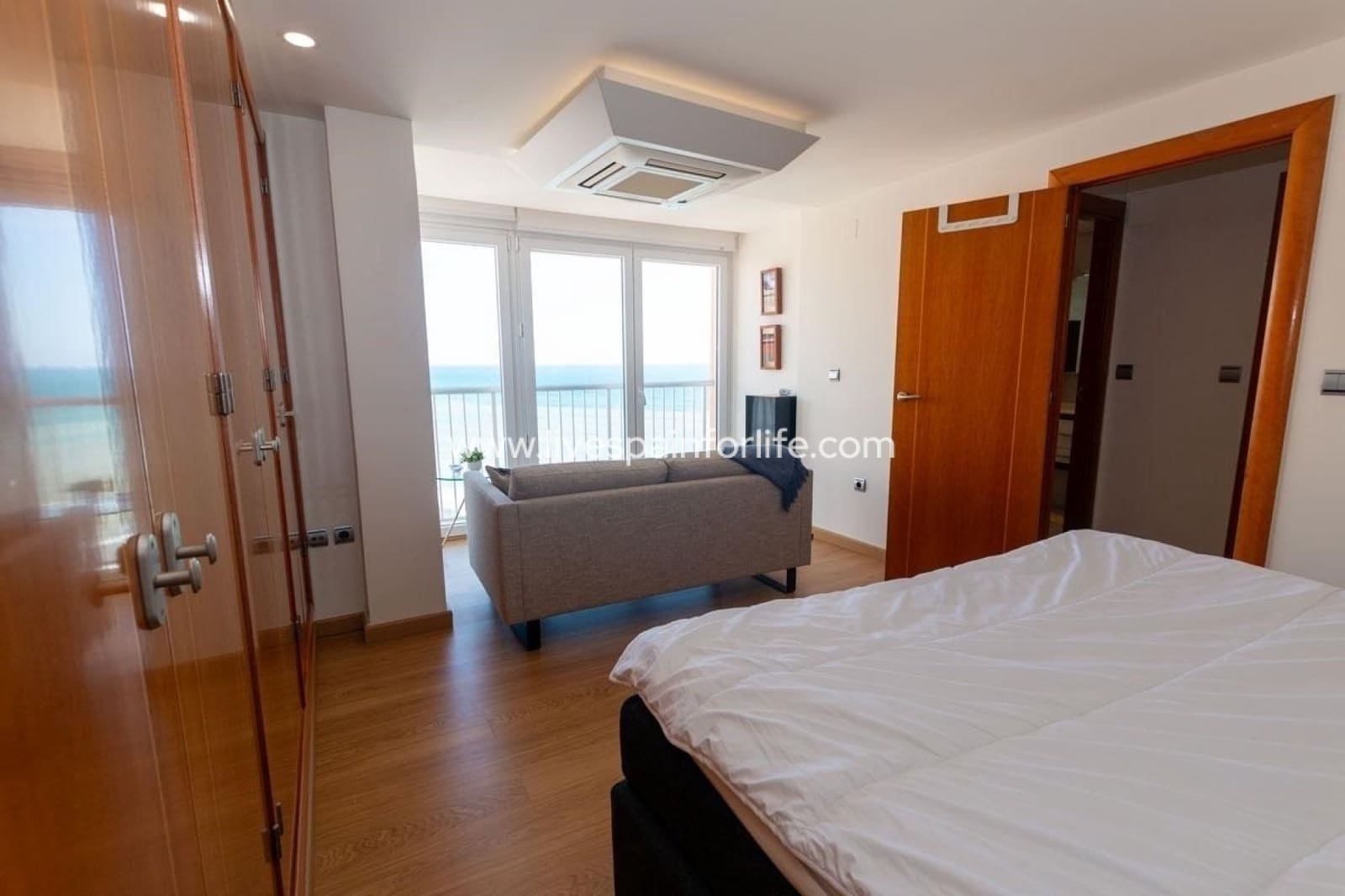 3 Zimmer Apartment zu verkaufen in Torrevieja mit Pool - 529.000 € (Ref: 9812954)