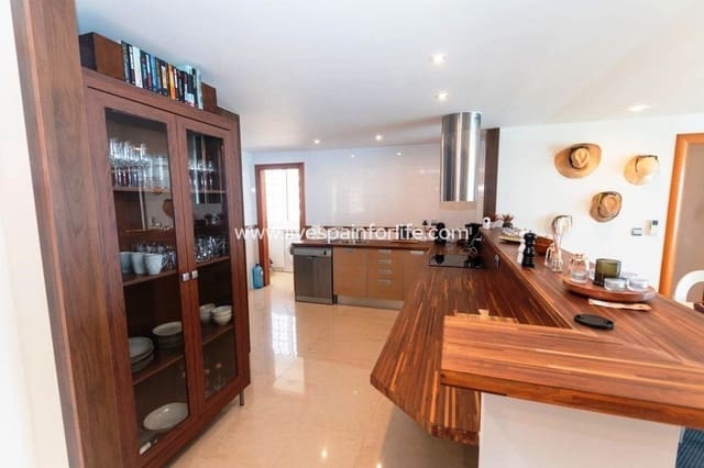 3 Zimmer Apartment zu verkaufen in Playa del Cura, Torrevieja mit Pool - 529.000 € (Ref: 9812954)