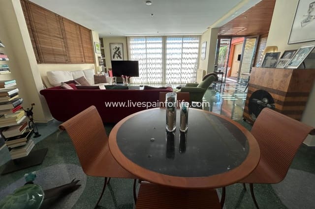 4 Zimmer Villa zu verkaufen in Dehesa de Campoamor, Orihuela mit Pool Garage - 1.300.000 € (Ref: 9812955)