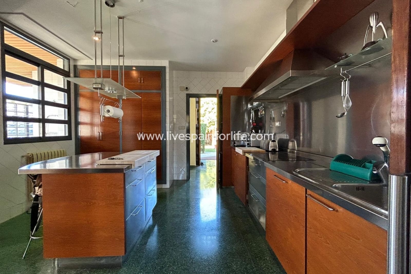 4 Zimmer Villa zu verkaufen in Orihuela Costa mit Pool Garage - 1.300.000 € (Ref: 9812955)