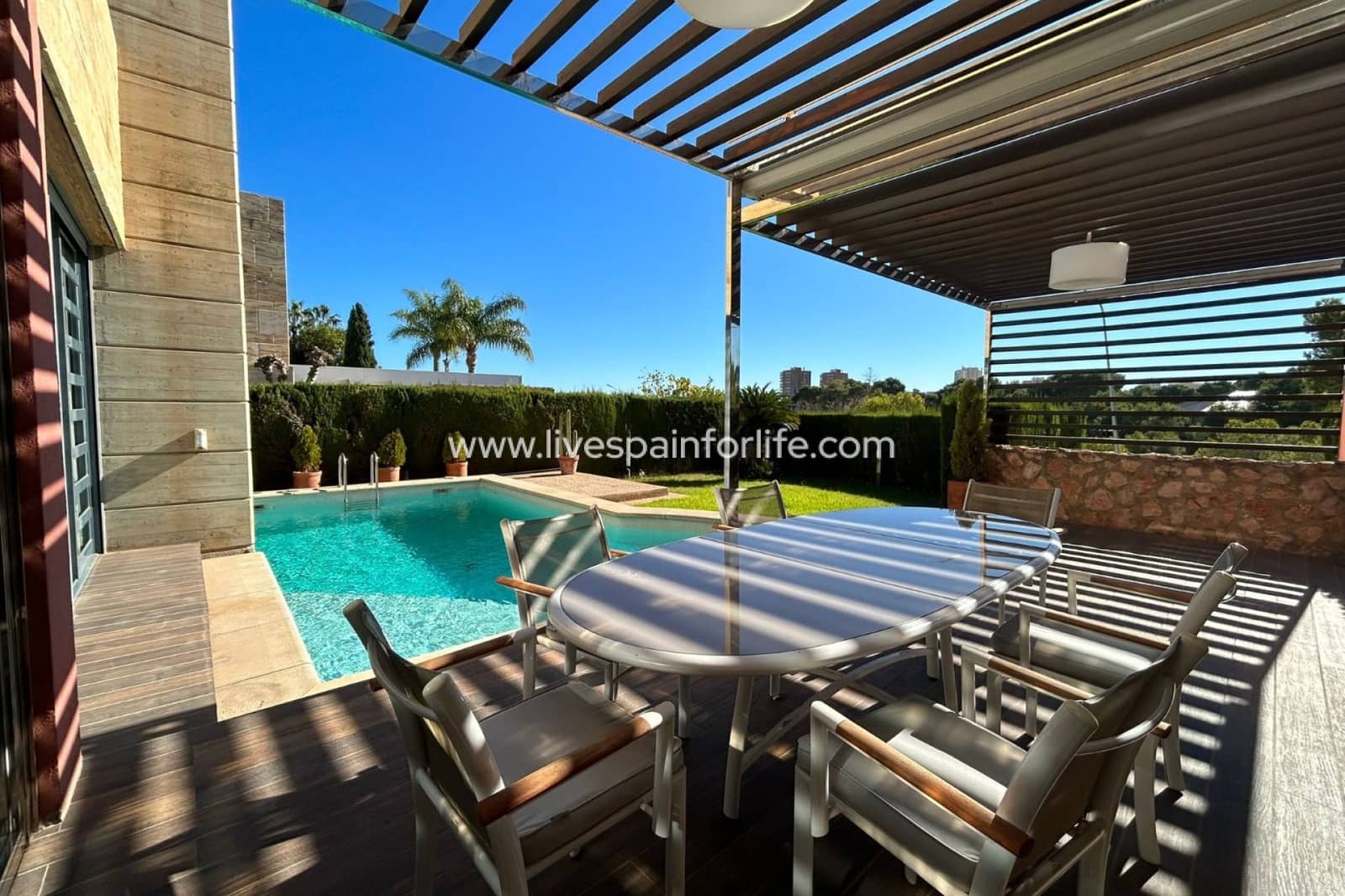 4 Zimmer Villa zu verkaufen in Orihuela Costa mit Pool Garage - 1.300.000 € (Ref: 9812955)