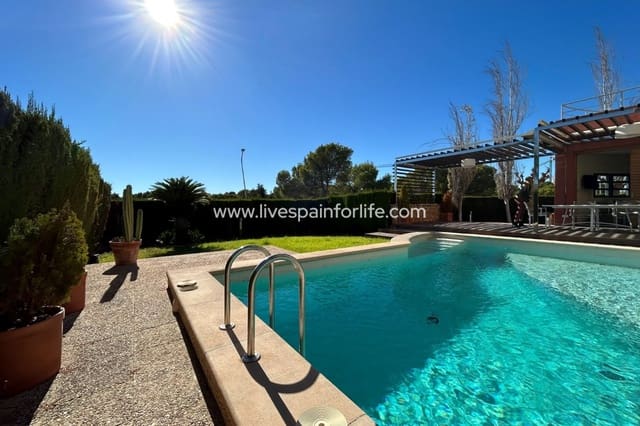 4 Zimmer Villa zu verkaufen in Dehesa de Campoamor, Orihuela mit Pool Garage - 1.300.000 € (Ref: 9812955)