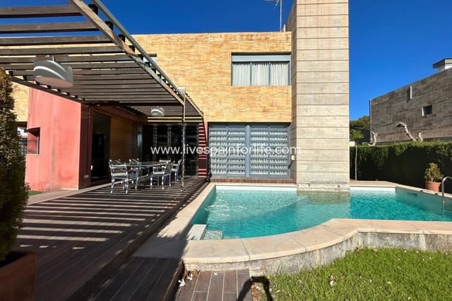 4 Zimmer Villa zu verkaufen in Dehesa de Campoamor, Orihuela mit Pool Garage - 1.300.000 € (Ref: 9812955)