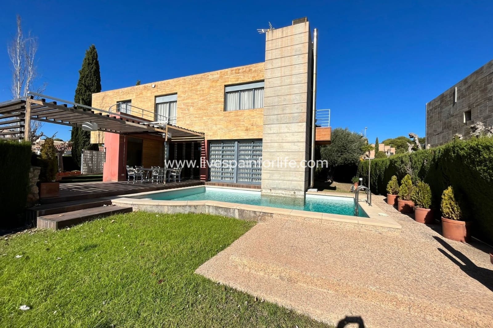 4 Zimmer Villa zu verkaufen in Orihuela Costa mit Pool Garage - 1.300.000 € (Ref: 9812955)