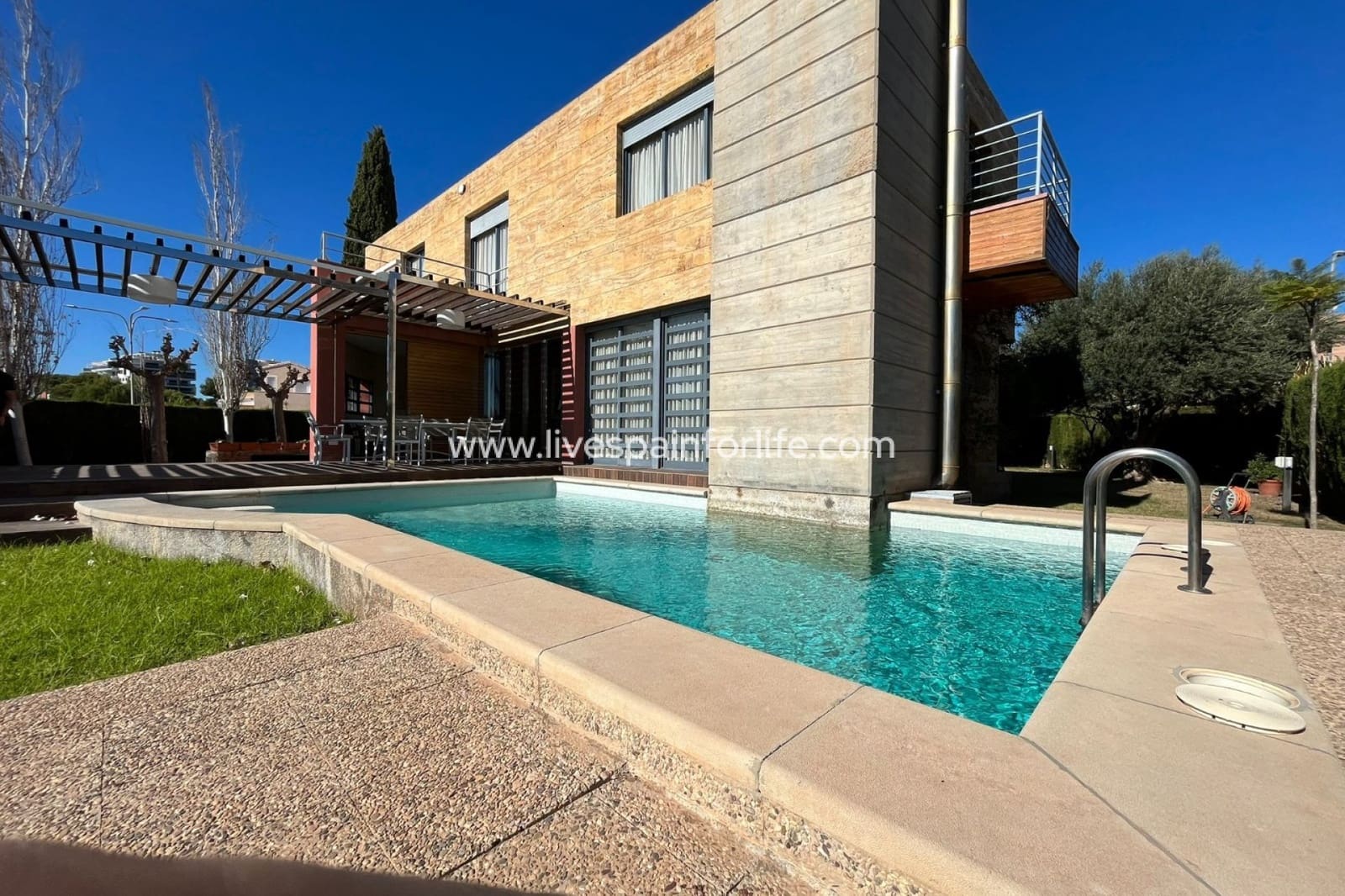 4 Zimmer Villa zu verkaufen in Orihuela Costa mit Pool Garage - 1.300.000 € (Ref: 9812955)