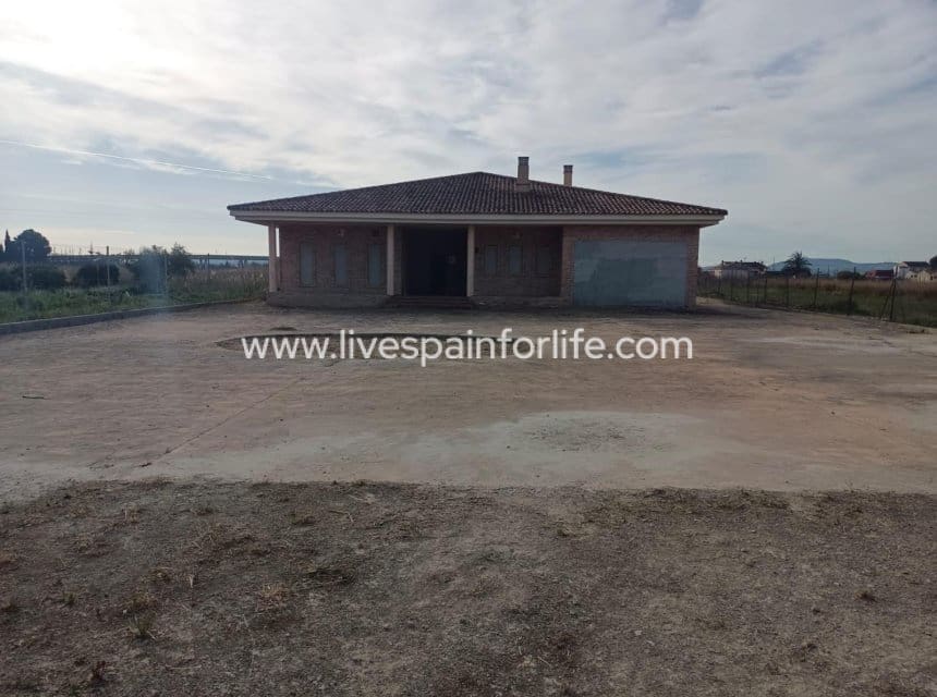 5 soveværelse Finca/Landehus til salg i Redovan med swimmingpool garage - € 240.000 (Ref: 9819153)