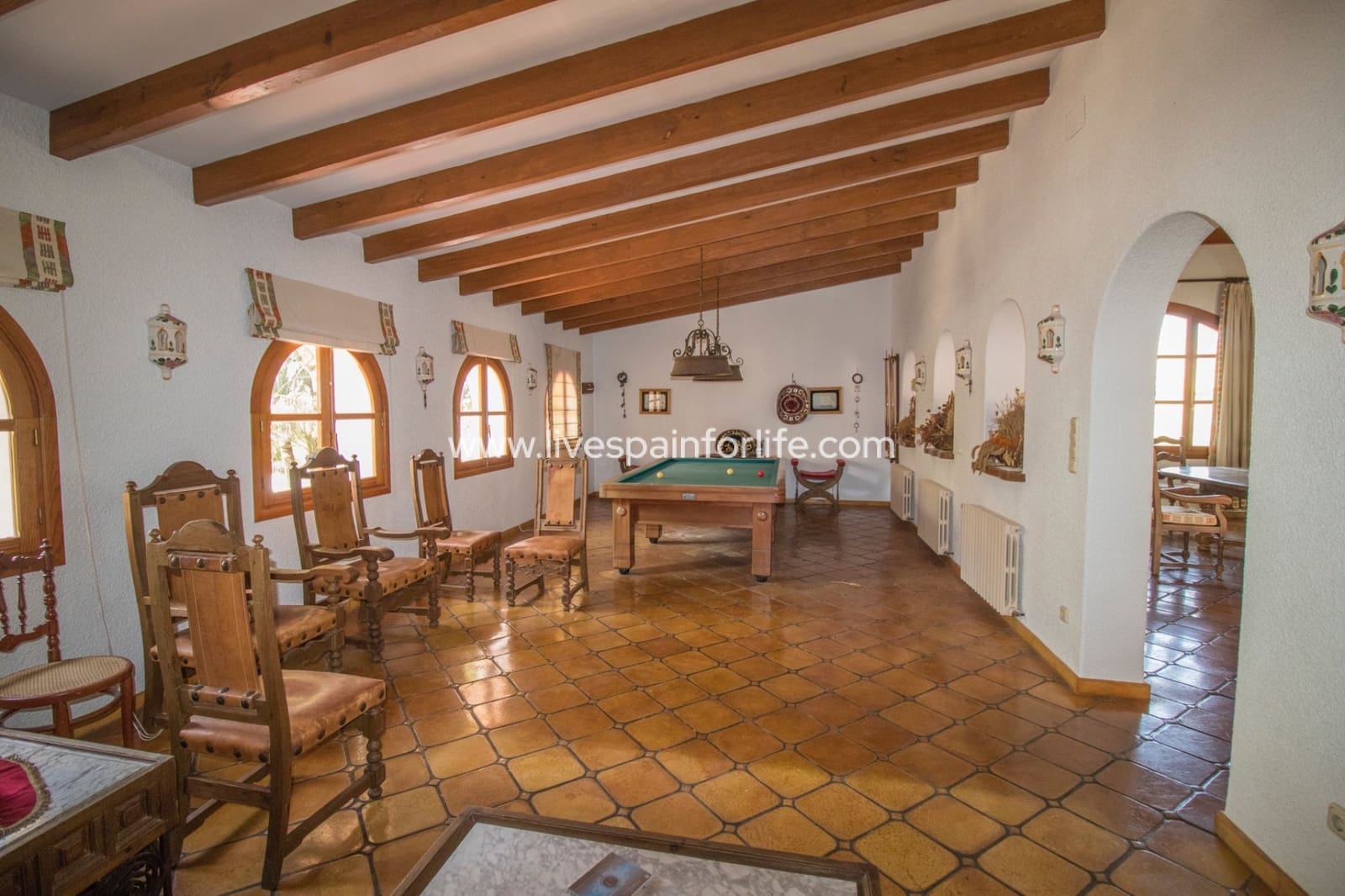 8 slaapkamer Bedrijf te koop in Novelda met zwembad garage - € 6.000.000 (Ref: 9819544)