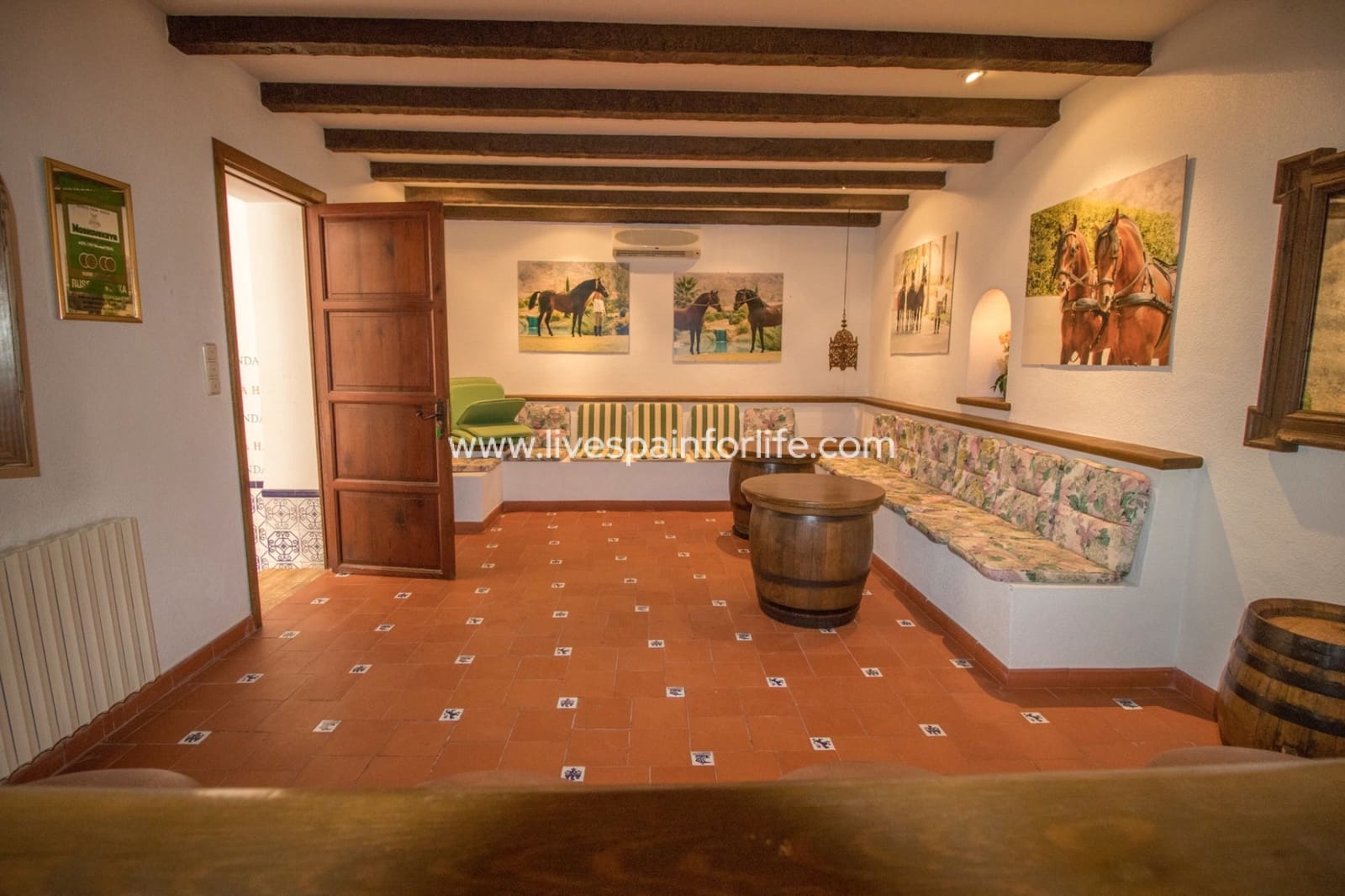 8 slaapkamer Bedrijf te koop in Novelda met zwembad garage - € 6.000.000 (Ref: 9819544)