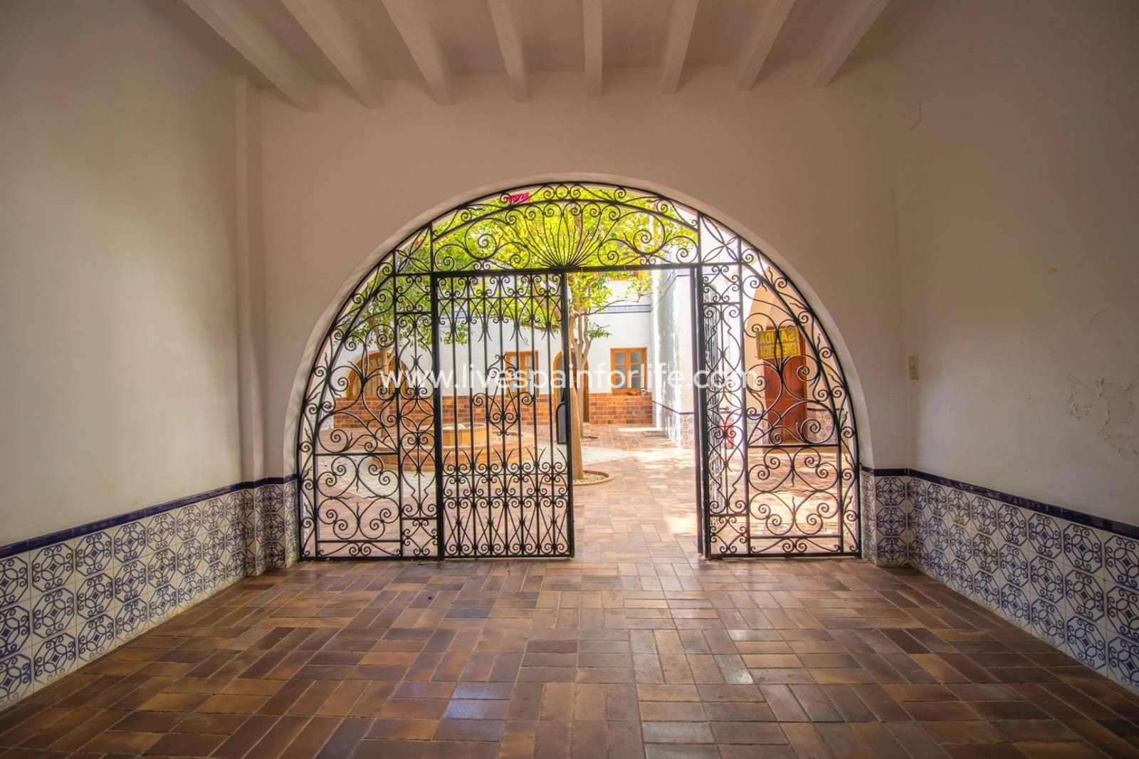 8 slaapkamer Bedrijf te koop in Novelda met zwembad garage - € 6.000.000 (Ref: 9819544)