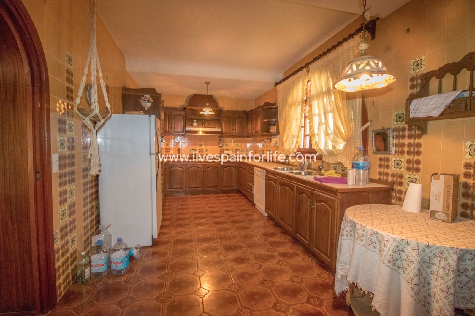 8 slaapkamer Bedrijf te koop in Novelda met zwembad garage - € 6.000.000 (Ref: 9819544)