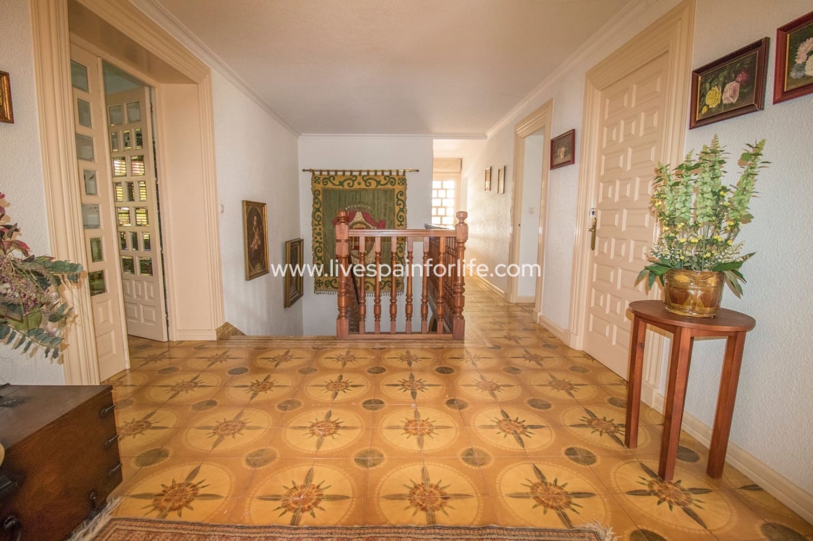 8 slaapkamer Bedrijf te koop in Novelda met zwembad garage - € 6.000.000 (Ref: 9819544)