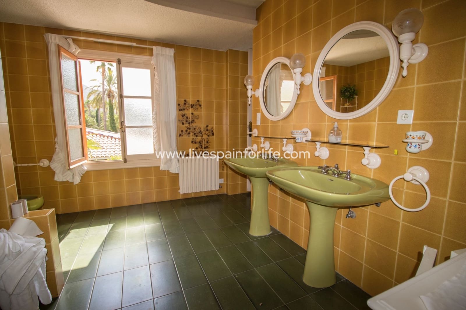 8 slaapkamer Bedrijf te koop in Novelda met zwembad garage - € 6.000.000 (Ref: 9819544)