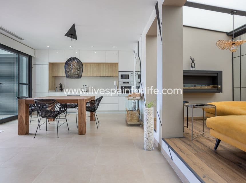 3 slaapkamer Huis te koop in Benijofar met zwembad - € 439.000 (Ref: 9821345)