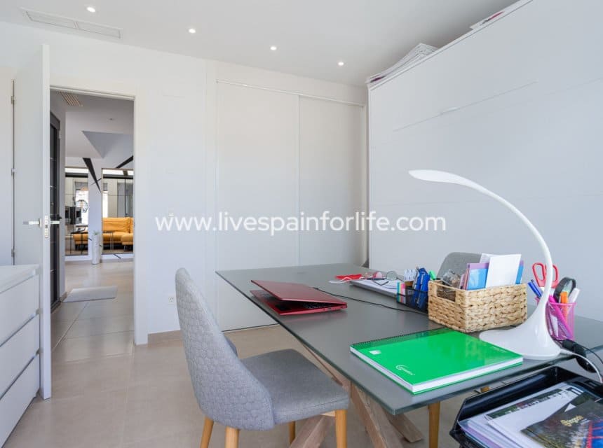 3 slaapkamer Huis te koop in Benijofar met zwembad - € 439.000 (Ref: 9821345)