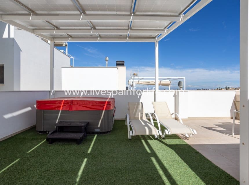 3 slaapkamer Huis te koop in Benijofar met zwembad - € 439.000 (Ref: 9821345)