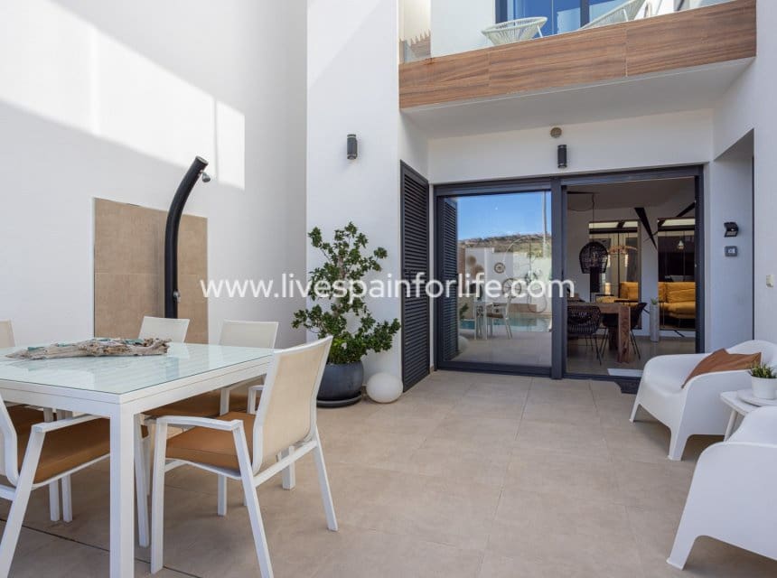 3 slaapkamer Huis te koop in Benijofar met zwembad - € 439.000 (Ref: 9821345)