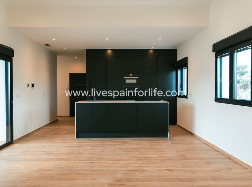 3 makuuhuone Maalaistalo myytävänä paikassa Pinoso mukana uima-altaan - 450 000 € (Ref: 9821564)