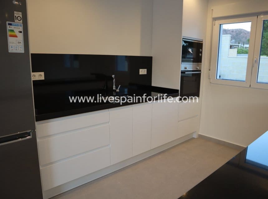 3 makuuhuone Maalaistalo myytävänä paikassa Pinoso mukana 
autotalli - 375 000 € (Ref: 9827310)