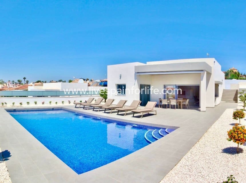 3 slaapkamer Villa te koop in Rafal met zwembad - € 415.000 (Ref: 9827313)