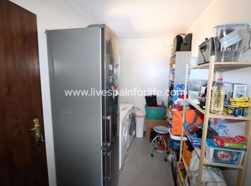 4 soverom Villa til salgs i Pinoso med svømmebasseng garasje - € 300 000 (Ref: 9827482)