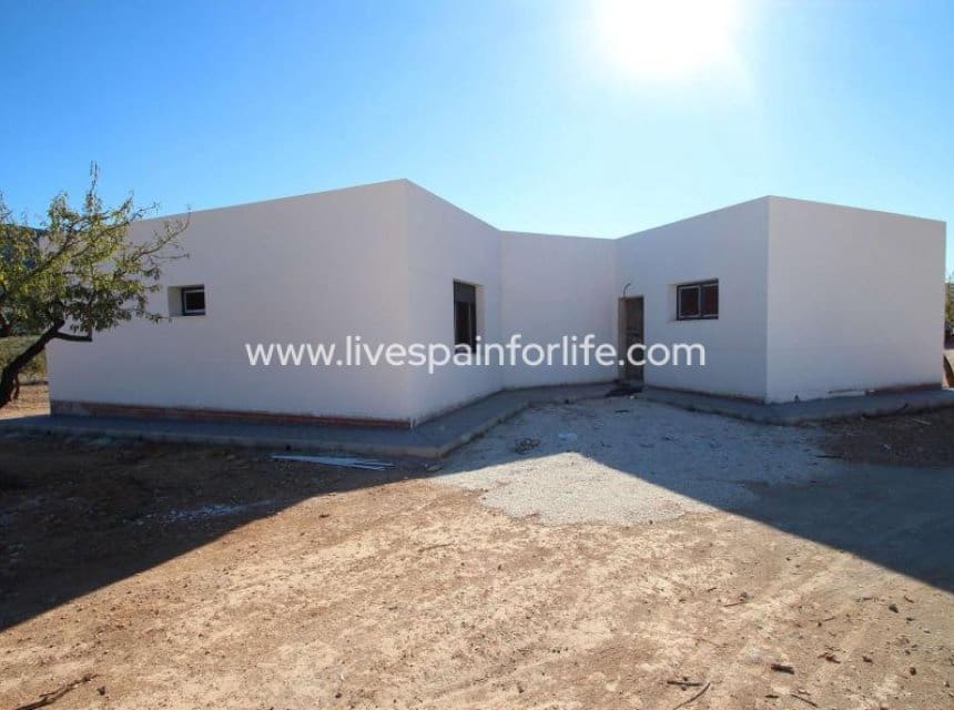 4 soverom Villa til salgs i Pinoso med svømmebasseng garasje - € 300 000 (Ref: 9827482)