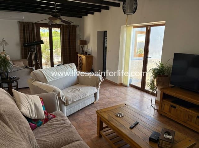 5 soveværelse Finca/Landehus til salg i Jacarilla med swimmingpool garage - € 595.000 (Ref: 9827484)