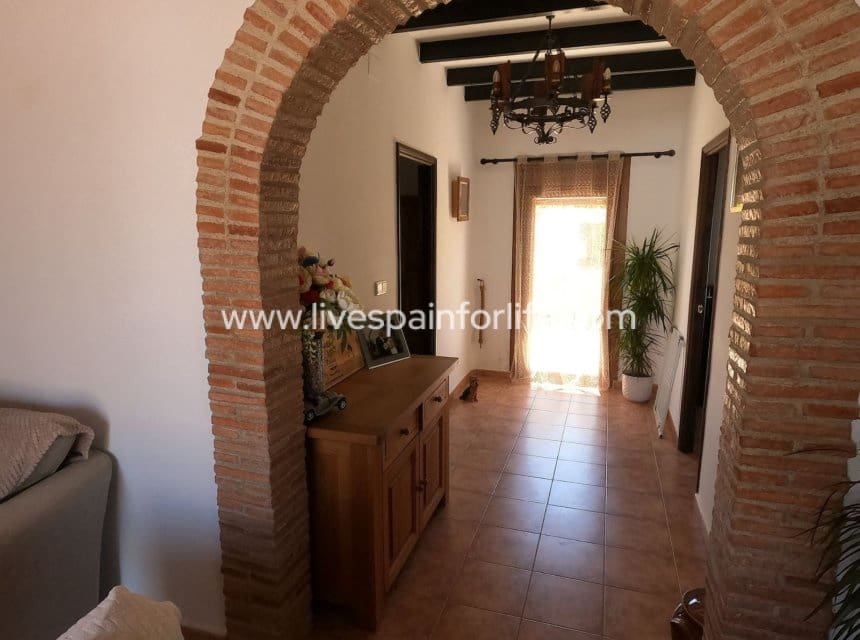 5 soveværelse Finca/Landehus til salg i Jacarilla med swimmingpool garage - € 595.000 (Ref: 9827484)