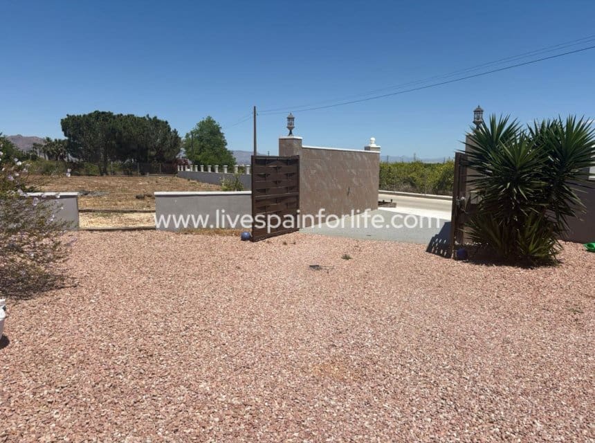 5 soveværelse Finca/Landehus til salg i Jacarilla med swimmingpool garage - € 595.000 (Ref: 9827484)