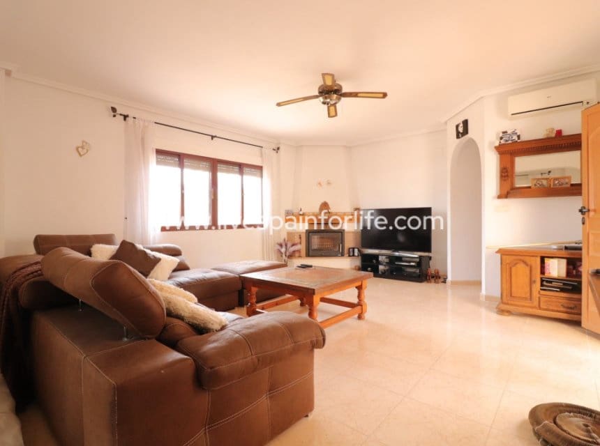 3 soverom Finca/Herregård til salgs i Formentera del Segura med svømmebasseng garasje - € 369 000 (Ref: 9827632)