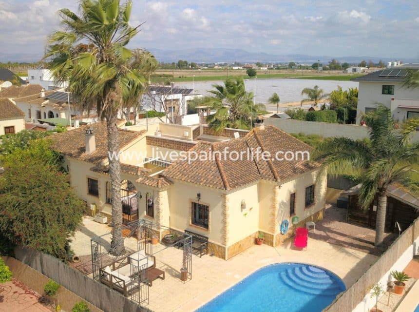 3 soverom Finca/Herregård til salgs i Formentera del Segura med svømmebasseng garasje - € 369 000 (Ref: 9827632)