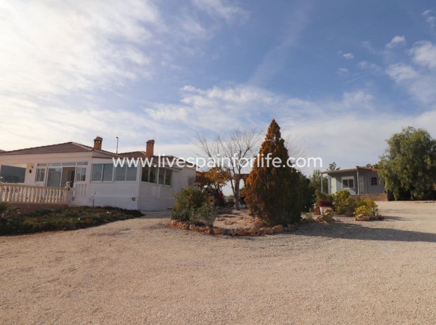 4 quarto Quinta/Casa Rural para venda em La Romana com piscina garagem - 369 500 € (Ref: 9827633)