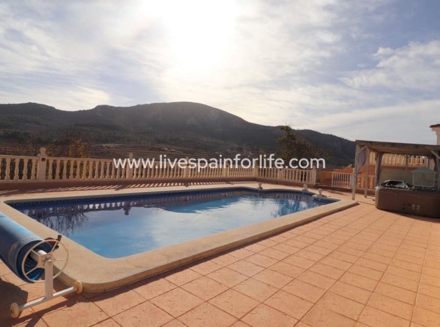 4 quarto Quinta/Casa Rural para venda em La Romana com piscina garagem - 369 500 € (Ref: 9827633)