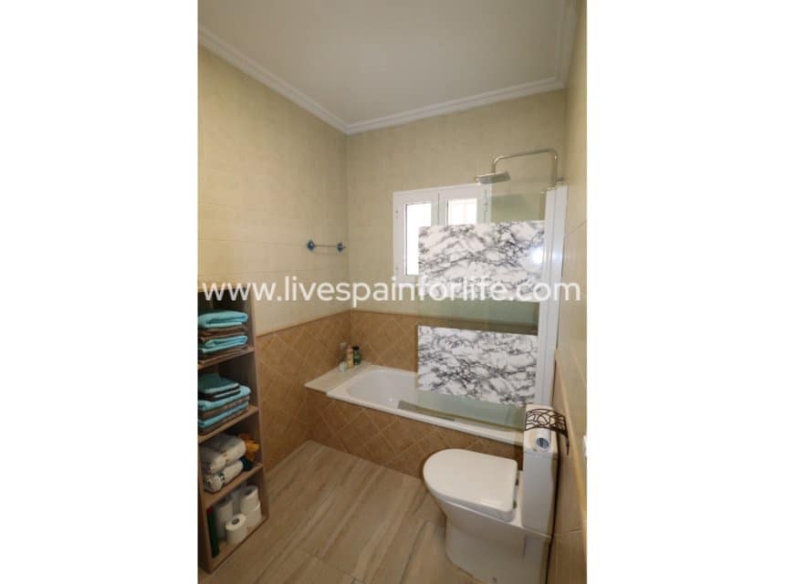 4 quarto Quinta/Casa Rural para venda em La Romana com piscina garagem - 369 500 € (Ref: 9827633)